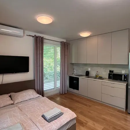 Apartament Air Conditioned 1 Apartment, With Garden, New Building