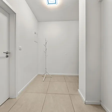 Air Conditioned 1 Apartment, With Garden, New Building Апартаменти